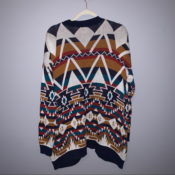 Pattern Cardigan - Picture 2 of 3